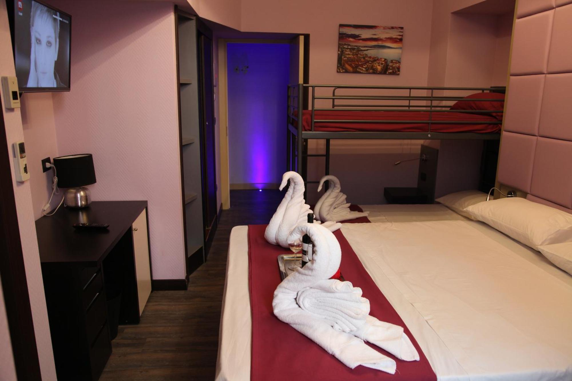 Dolce Vita Rooms เนเปิลส์ ภายนอก รูปภาพ