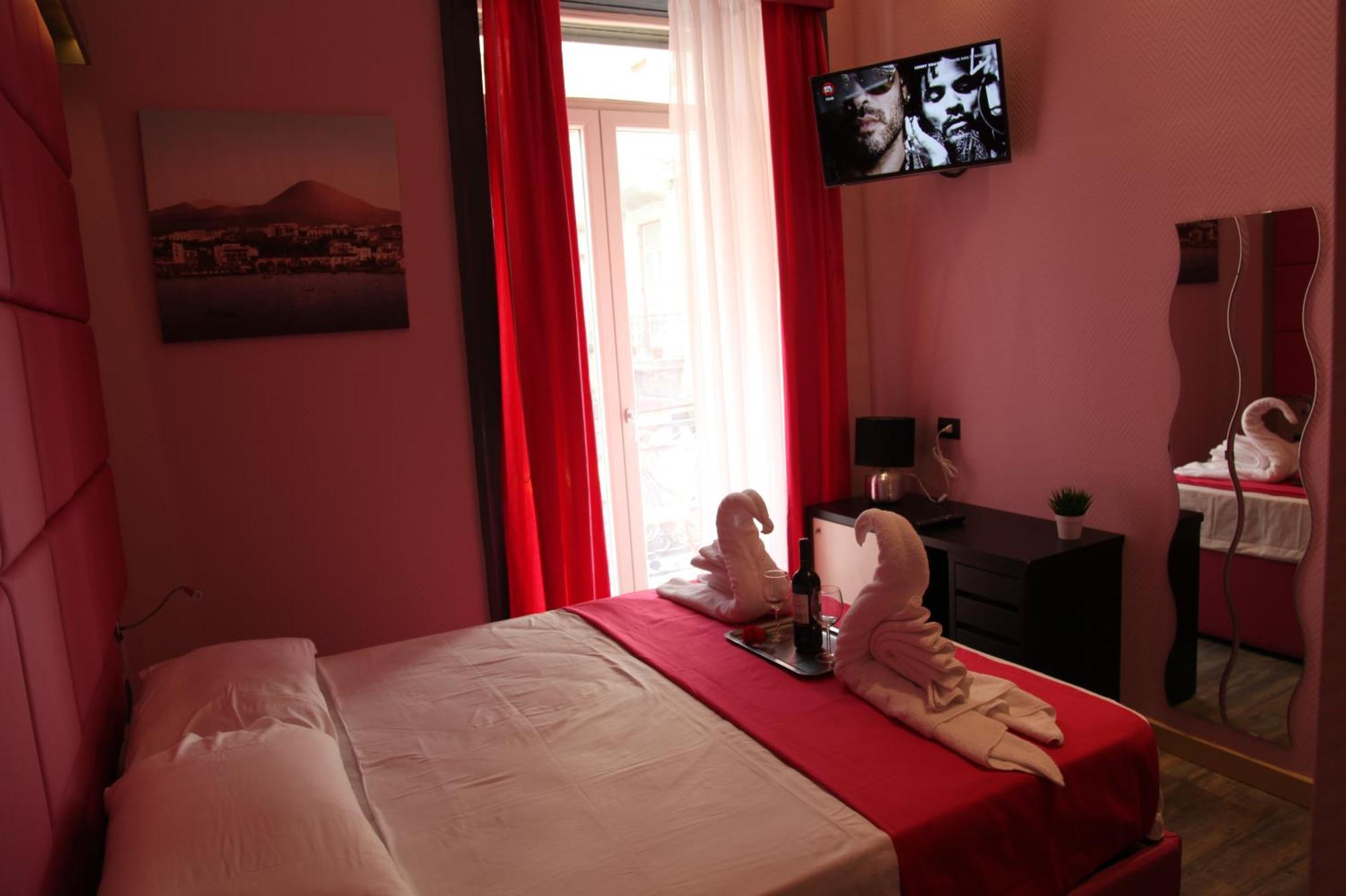 Dolce Vita Rooms เนเปิลส์ ภายนอก รูปภาพ
