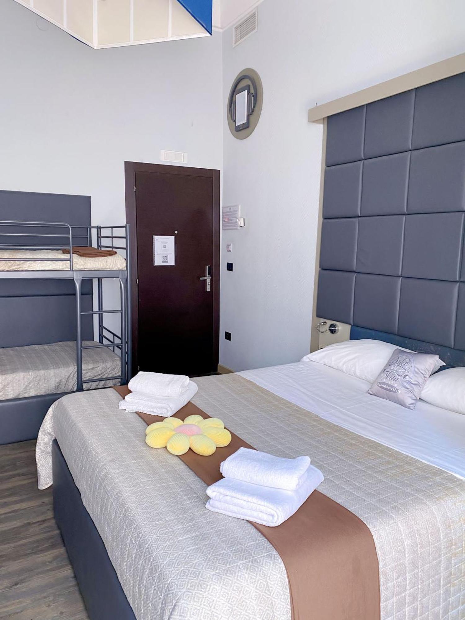 Dolce Vita Rooms เนเปิลส์ ภายนอก รูปภาพ